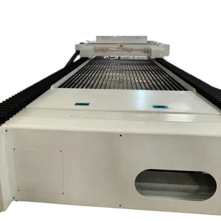 Máquina de corte láser con CCD y transmision de cremallera 1325 - 1830