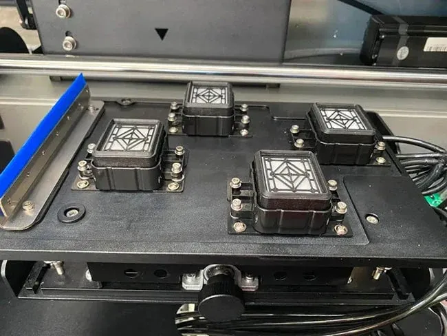 Impresora de inyección de tinta UV de rollo a rollo de 3.2 m con 2/4 cabezales Epson