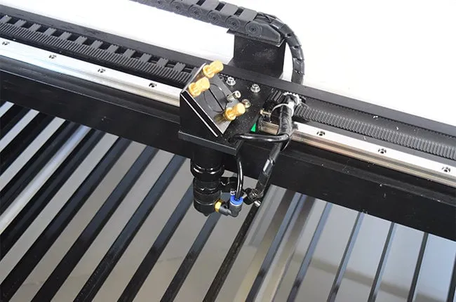 Máquina cortadora láser de CO2 1325 150w/300W
