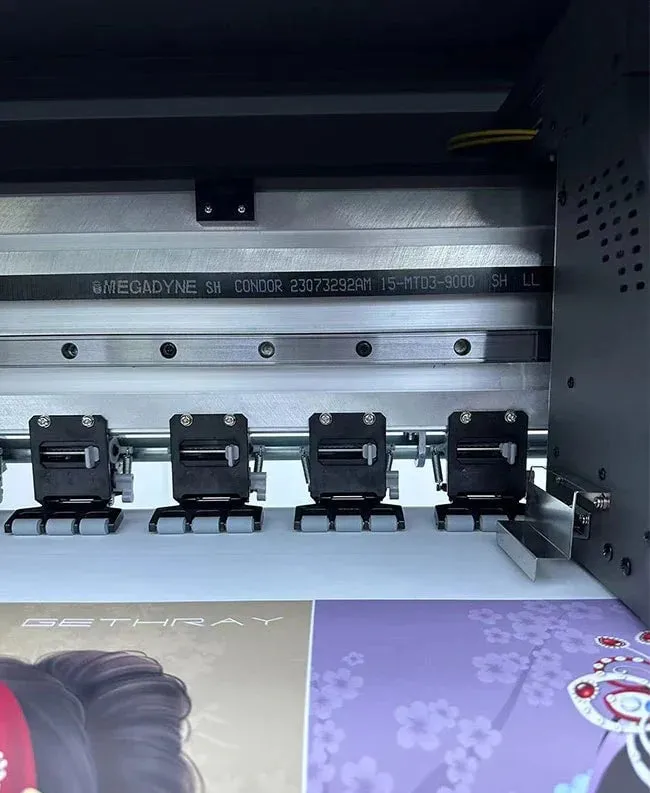 Impresora rollo a rollo de 3.2 m con 2 cabezales