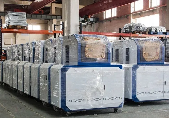 Máquina dobladora automática de letras